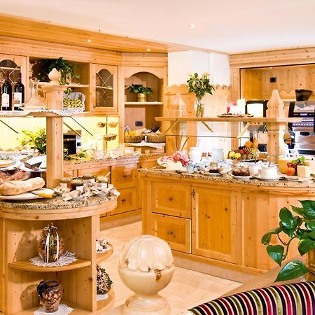 Boutique Hotel Diana Madonna di Campiglio Luaran gambar