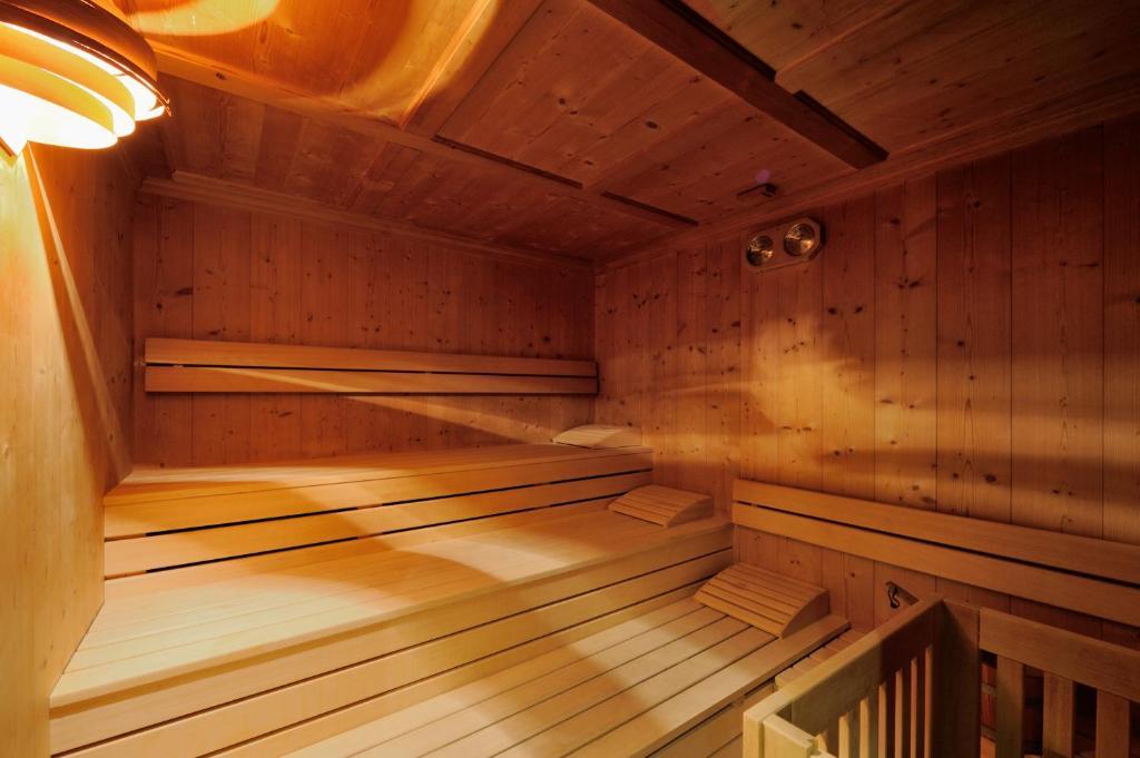 Boutique Hotel Diana Madonna di Campiglio Luaran gambar