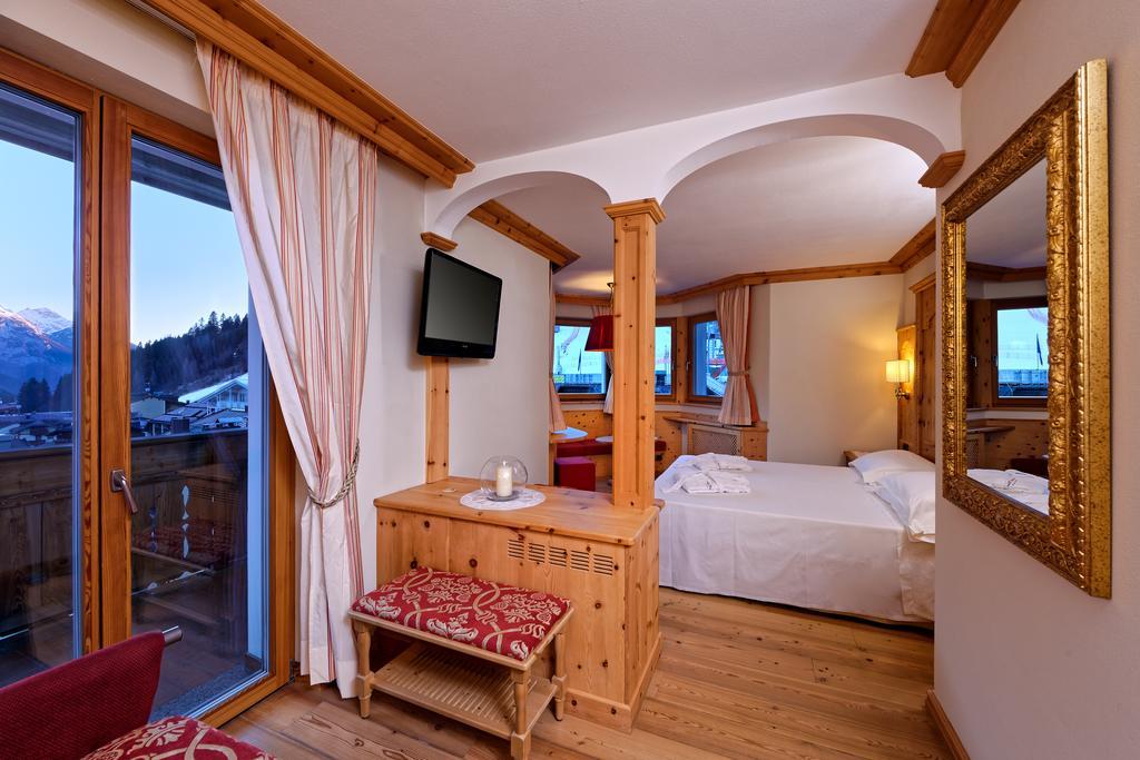 Boutique Hotel Diana Madonna di Campiglio Luaran gambar