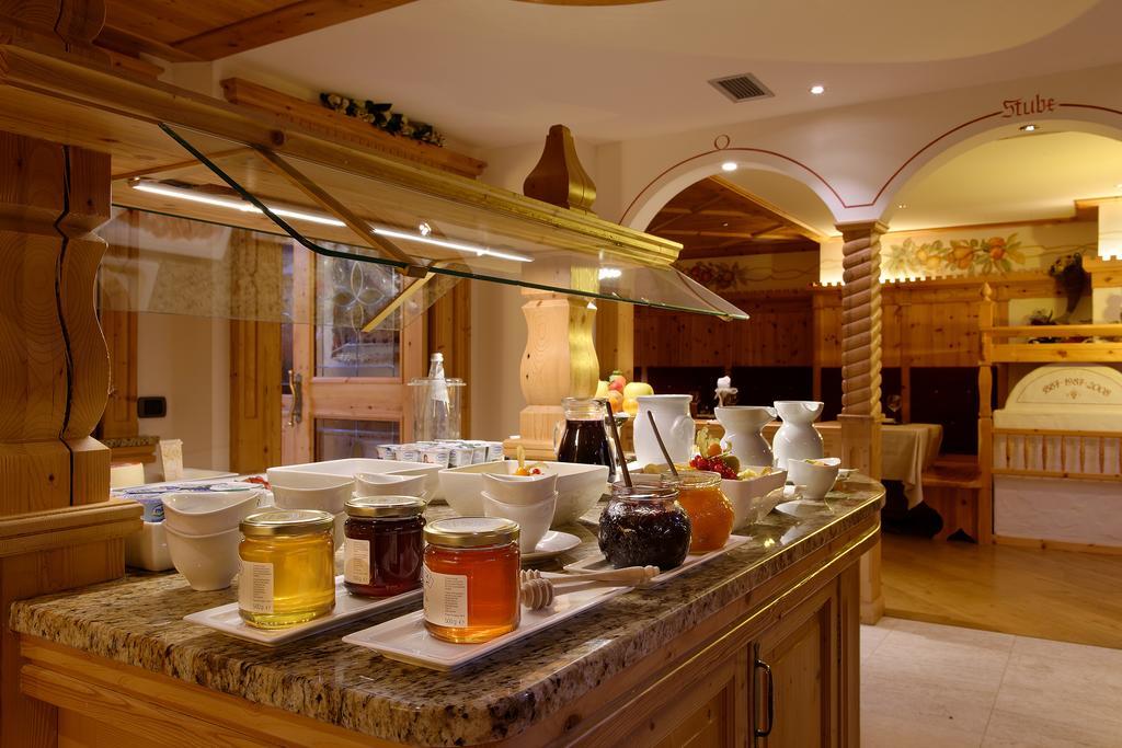 Boutique Hotel Diana Madonna di Campiglio Luaran gambar