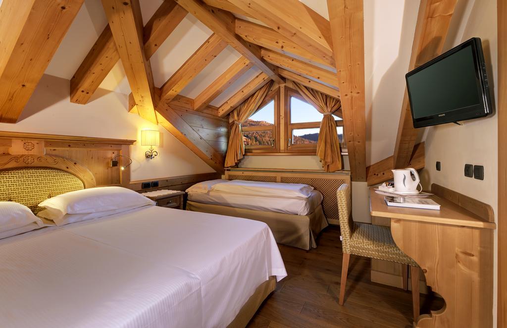 Boutique Hotel Diana Madonna di Campiglio Luaran gambar