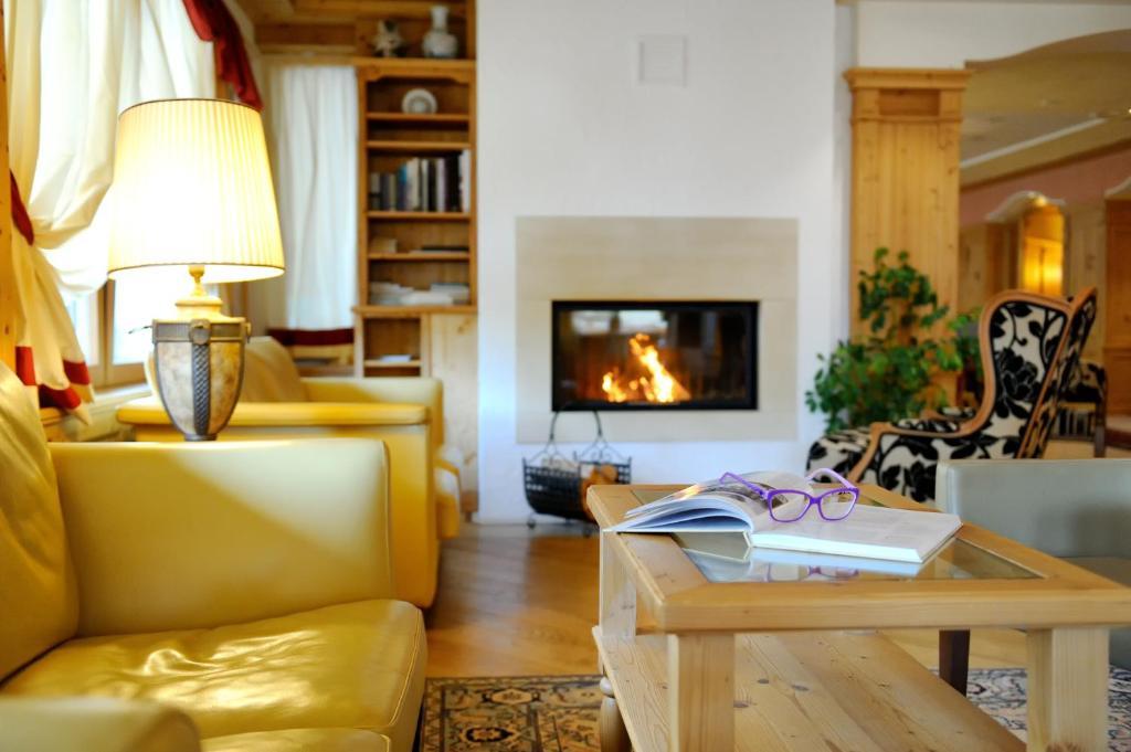 Boutique Hotel Diana Madonna di Campiglio Luaran gambar