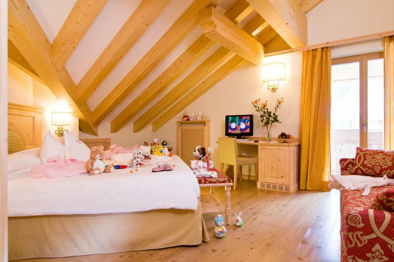 Boutique Hotel Diana Madonna di Campiglio Luaran gambar