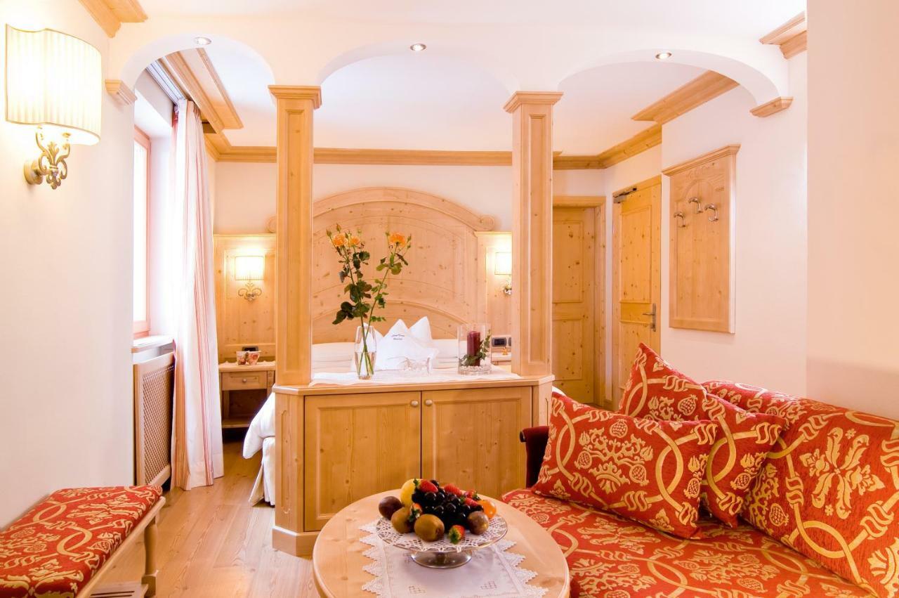 Boutique Hotel Diana Madonna di Campiglio Luaran gambar