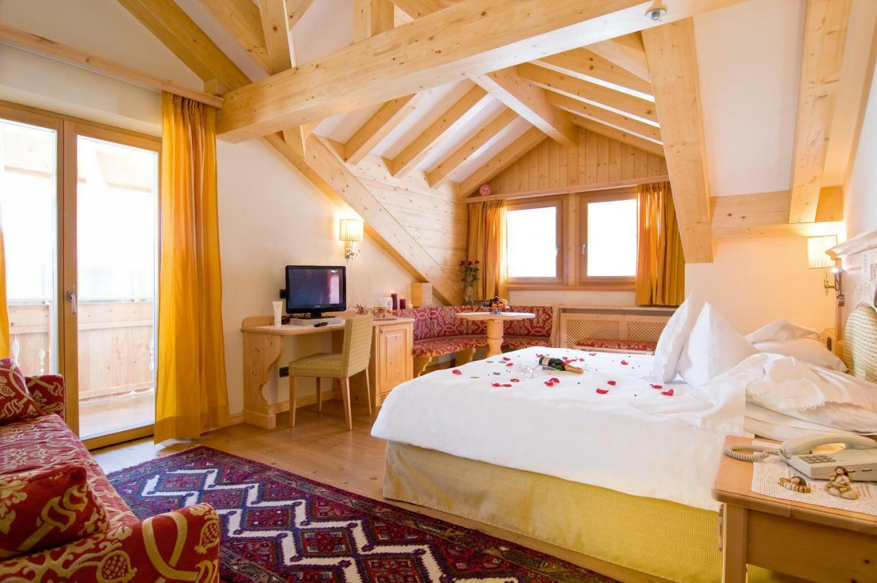 Boutique Hotel Diana Madonna di Campiglio Luaran gambar
