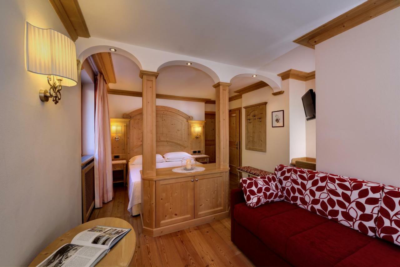 Boutique Hotel Diana Madonna di Campiglio Luaran gambar