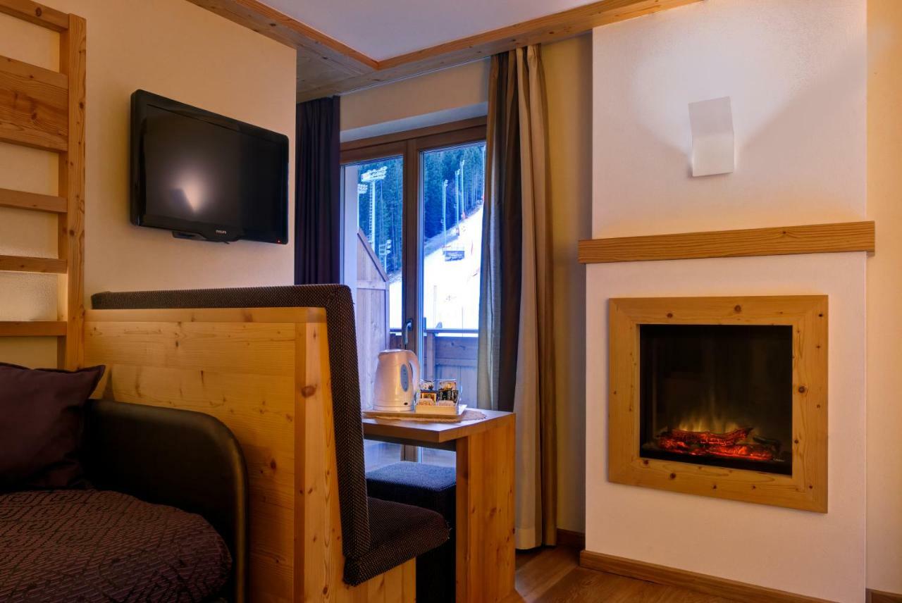 Boutique Hotel Diana Madonna di Campiglio Luaran gambar
