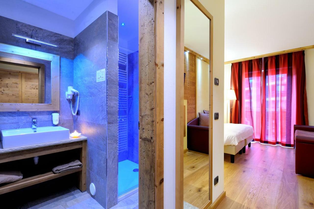 Boutique Hotel Diana Madonna di Campiglio Luaran gambar