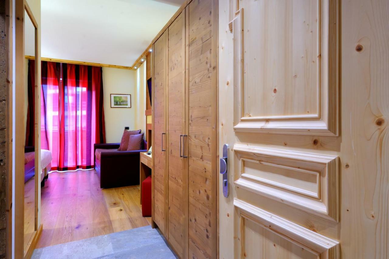 Boutique Hotel Diana Madonna di Campiglio Luaran gambar