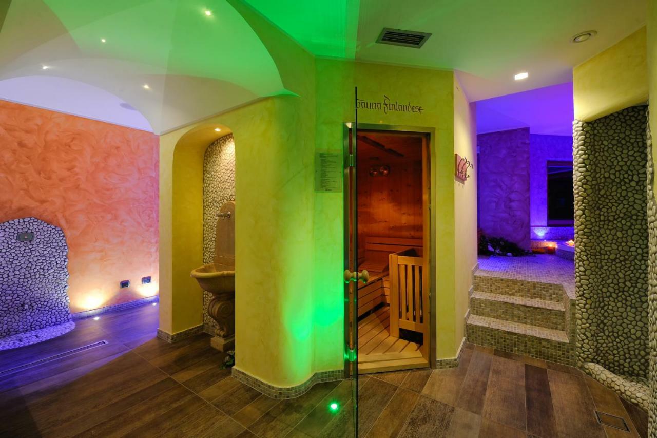 Boutique Hotel Diana Madonna di Campiglio Luaran gambar