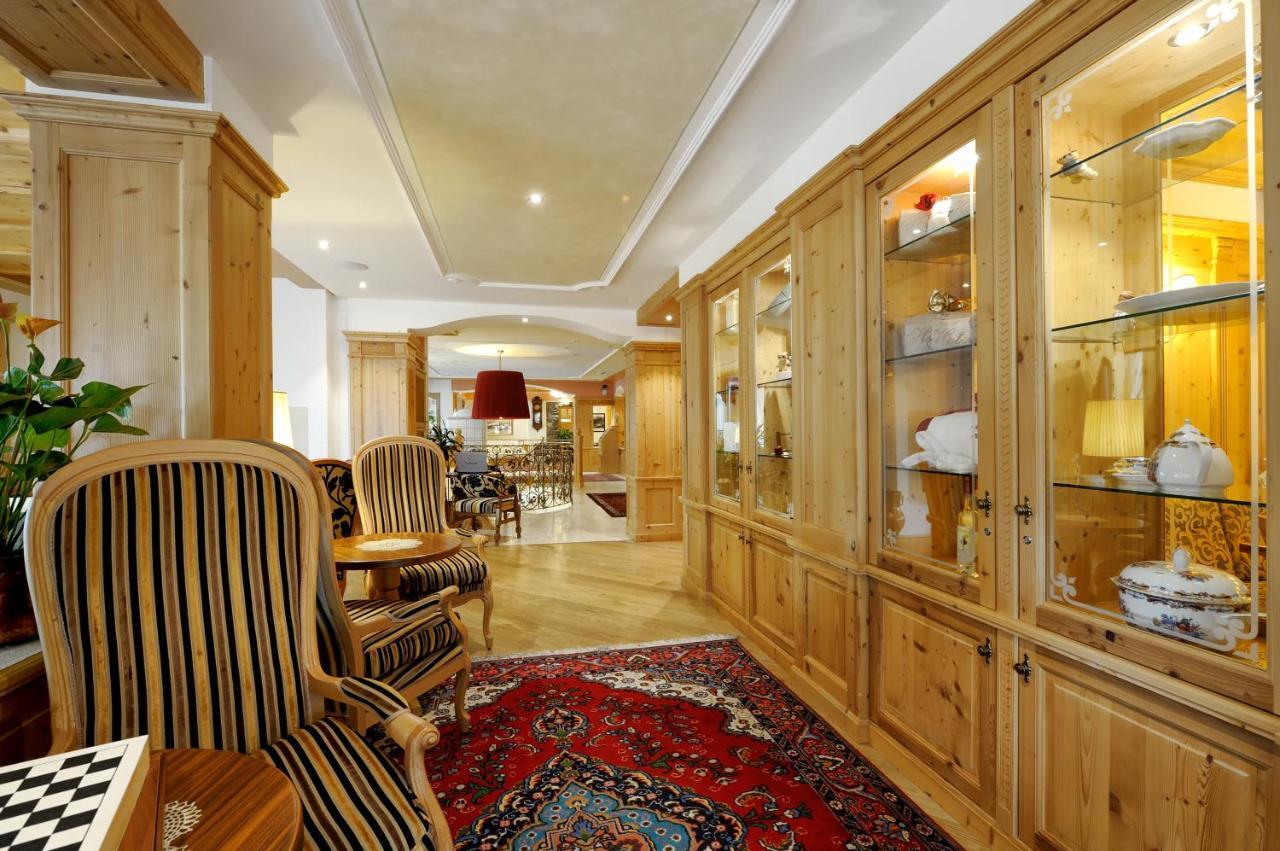 Boutique Hotel Diana Madonna di Campiglio Luaran gambar